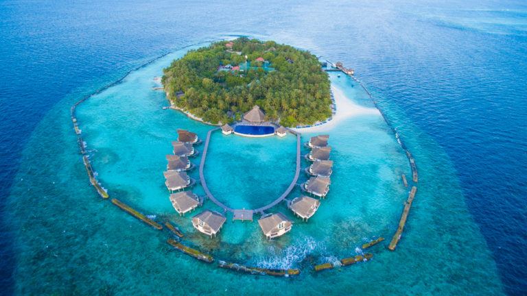 Resort: Ellaidhoo Maldives by Cinnamon - Review & Photos